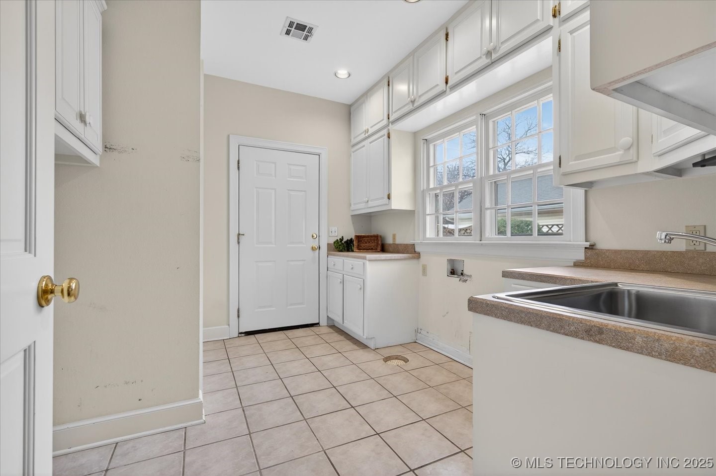 1731 S Johnstone Avenue Property Photo 29