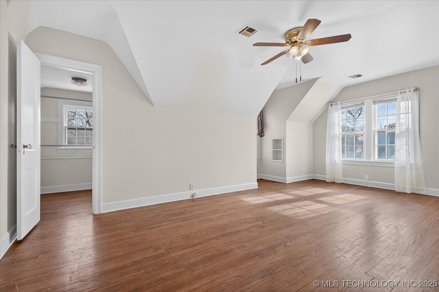 1731 S Johnstone Avenue Property Photo 37