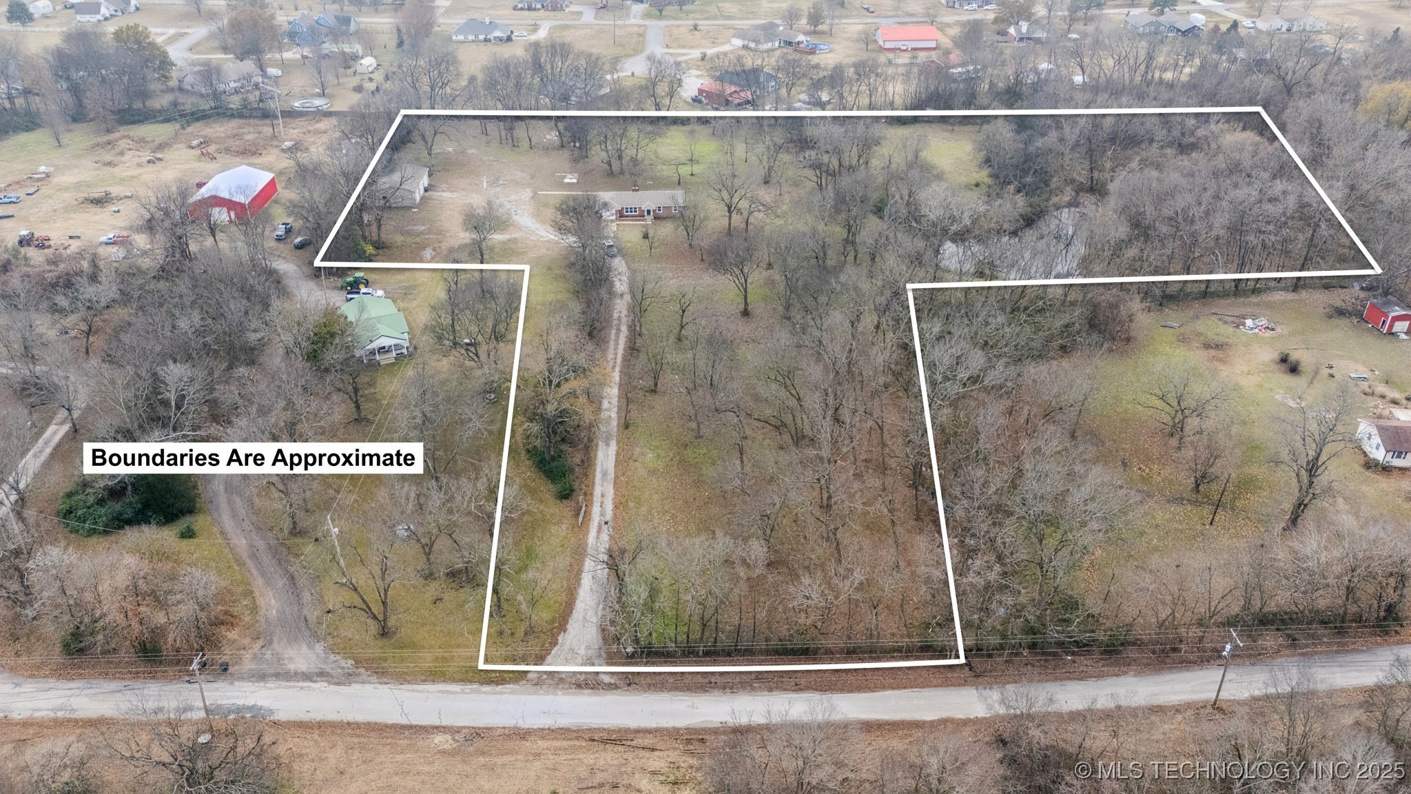 8206 E 530 Road Property Photo 2