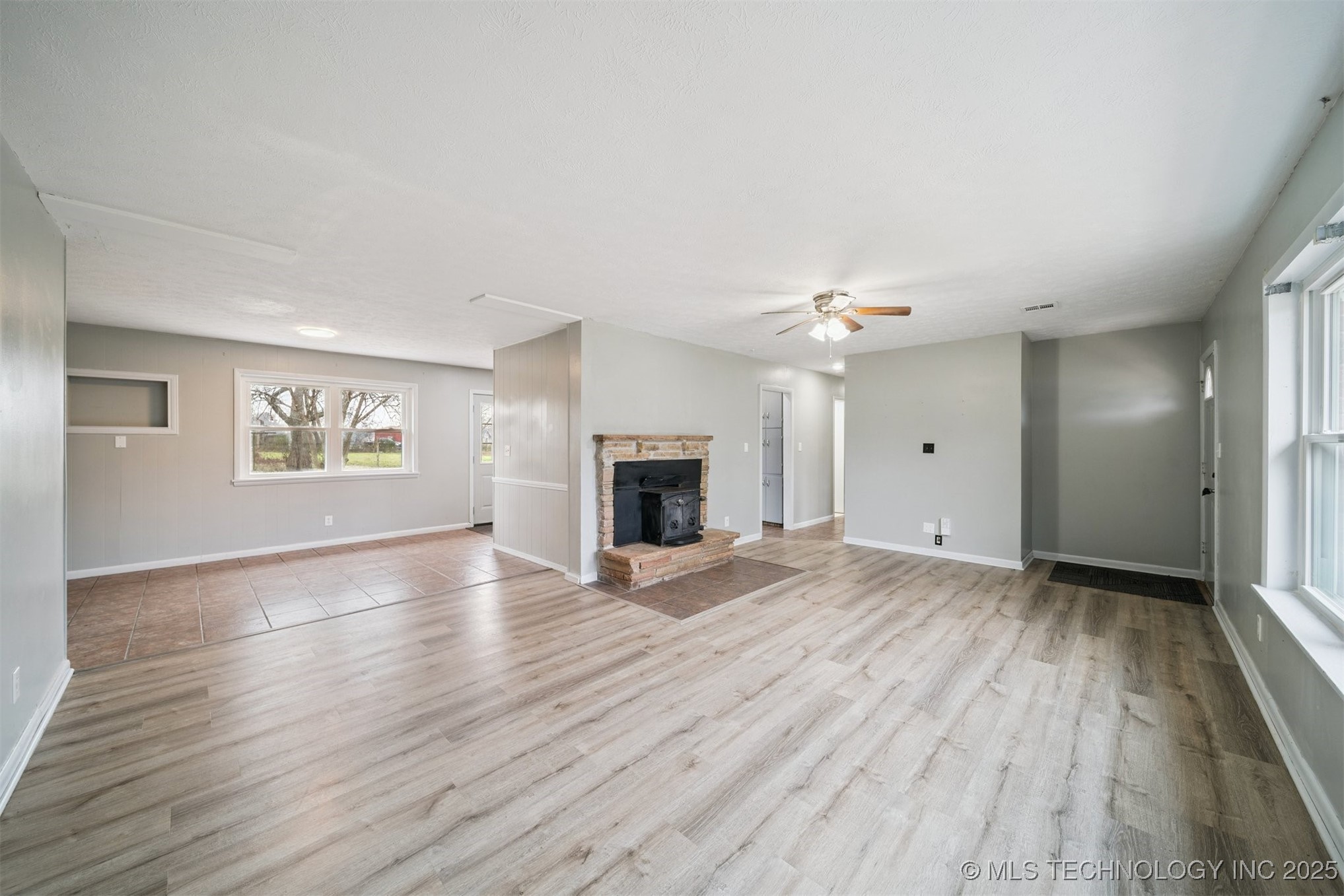 8206 E 530 Road Property Photo 4