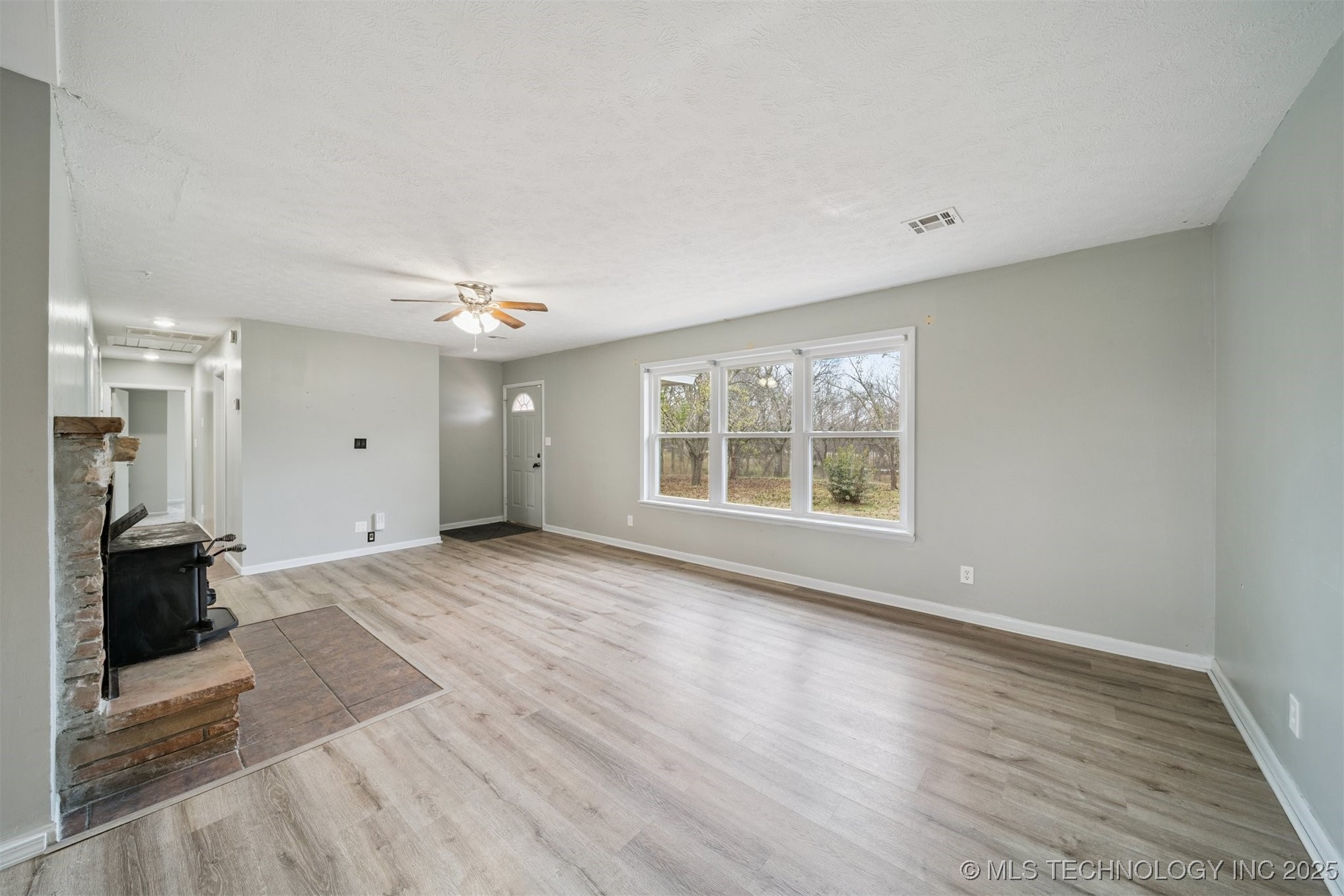 8206 E 530 Road Property Photo 5