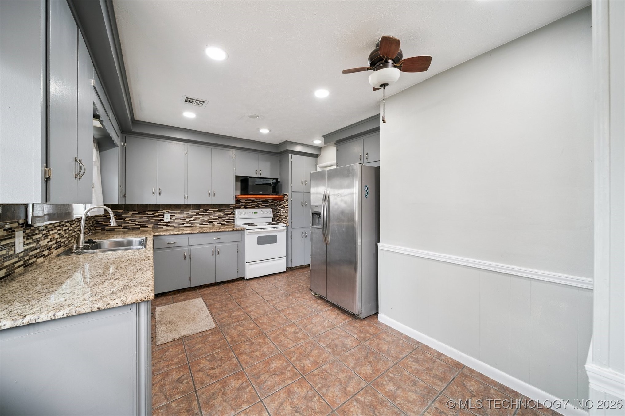 8206 E 530 Road Property Photo 10