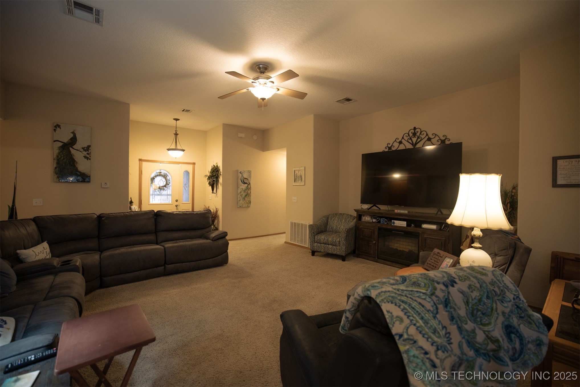 213 Laurel Street Property Photo 7