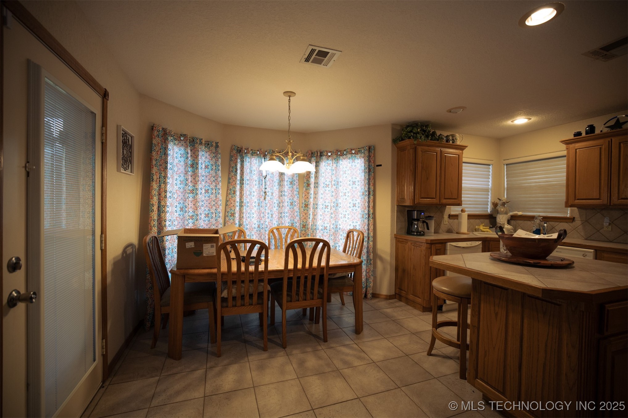 213 Laurel Street Property Photo 9