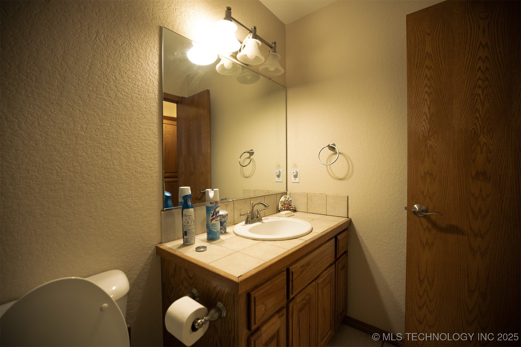 213 Laurel Street Property Photo 16