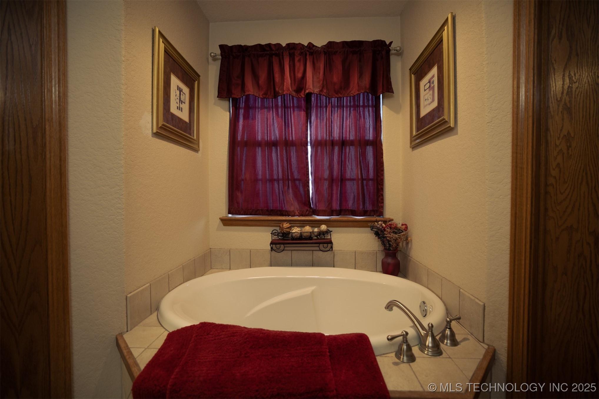 213 Laurel Street Property Photo 21