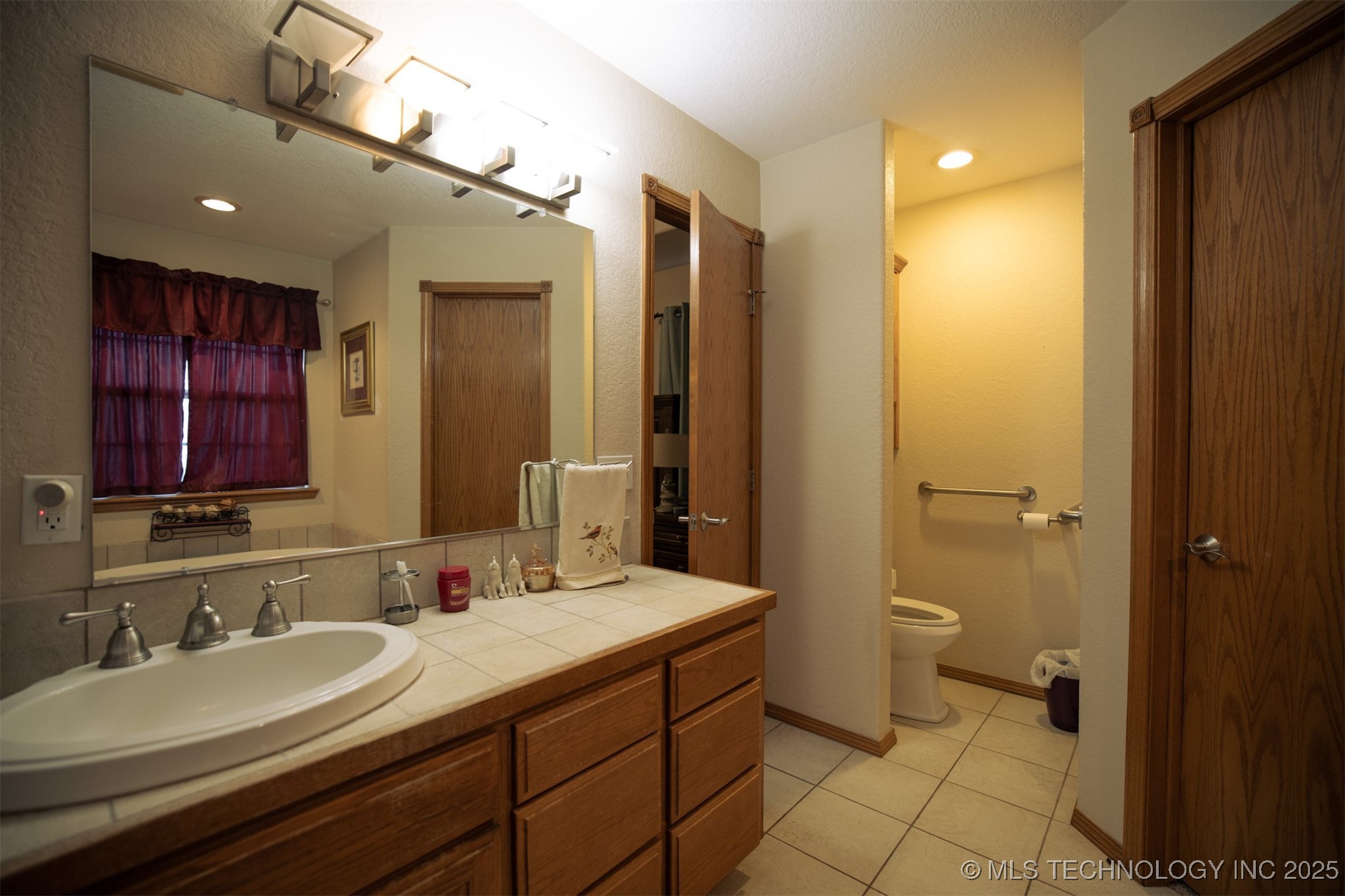 213 Laurel Street Property Photo 22