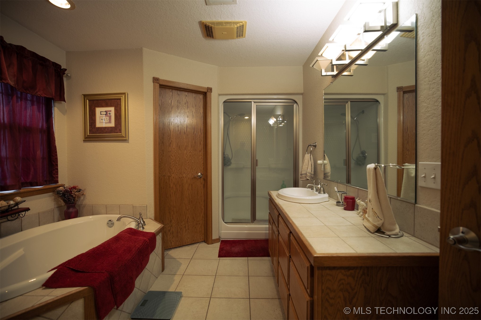 213 Laurel Street Property Photo 23