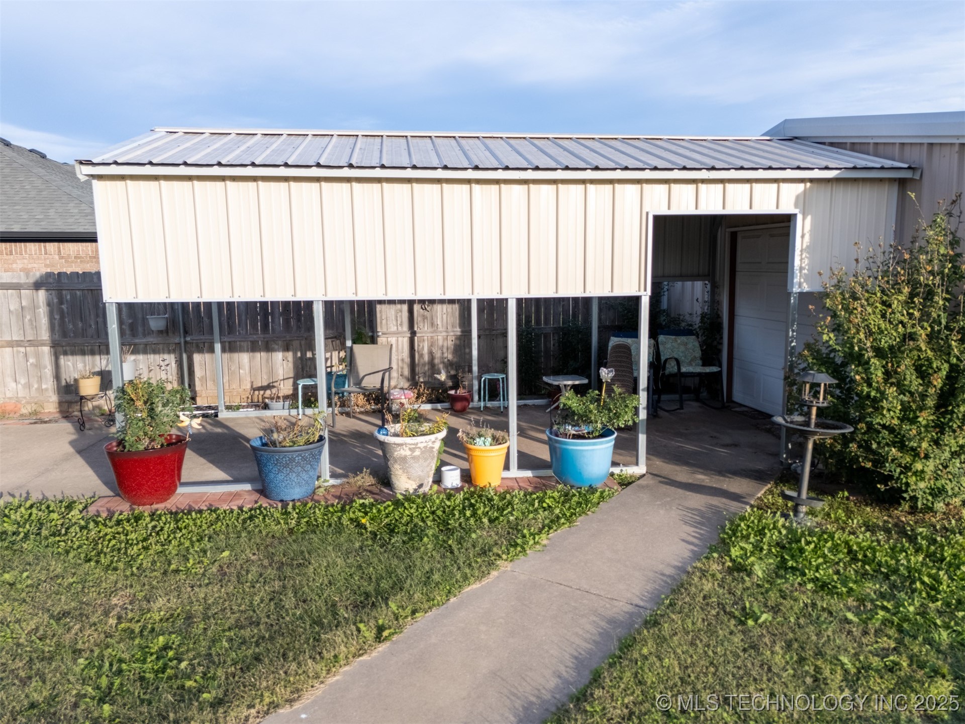 213 Laurel Street Property Photo 33