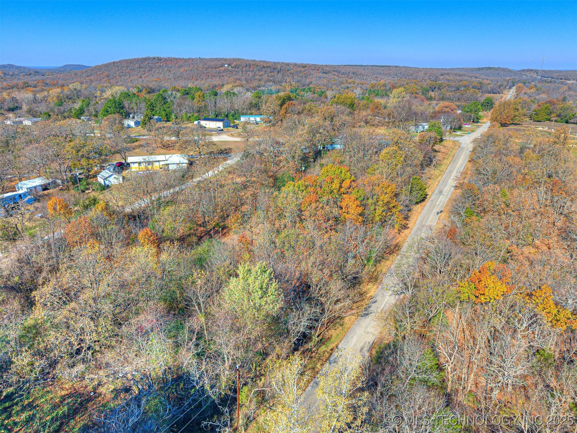 221 Robin Road Property Photo 6