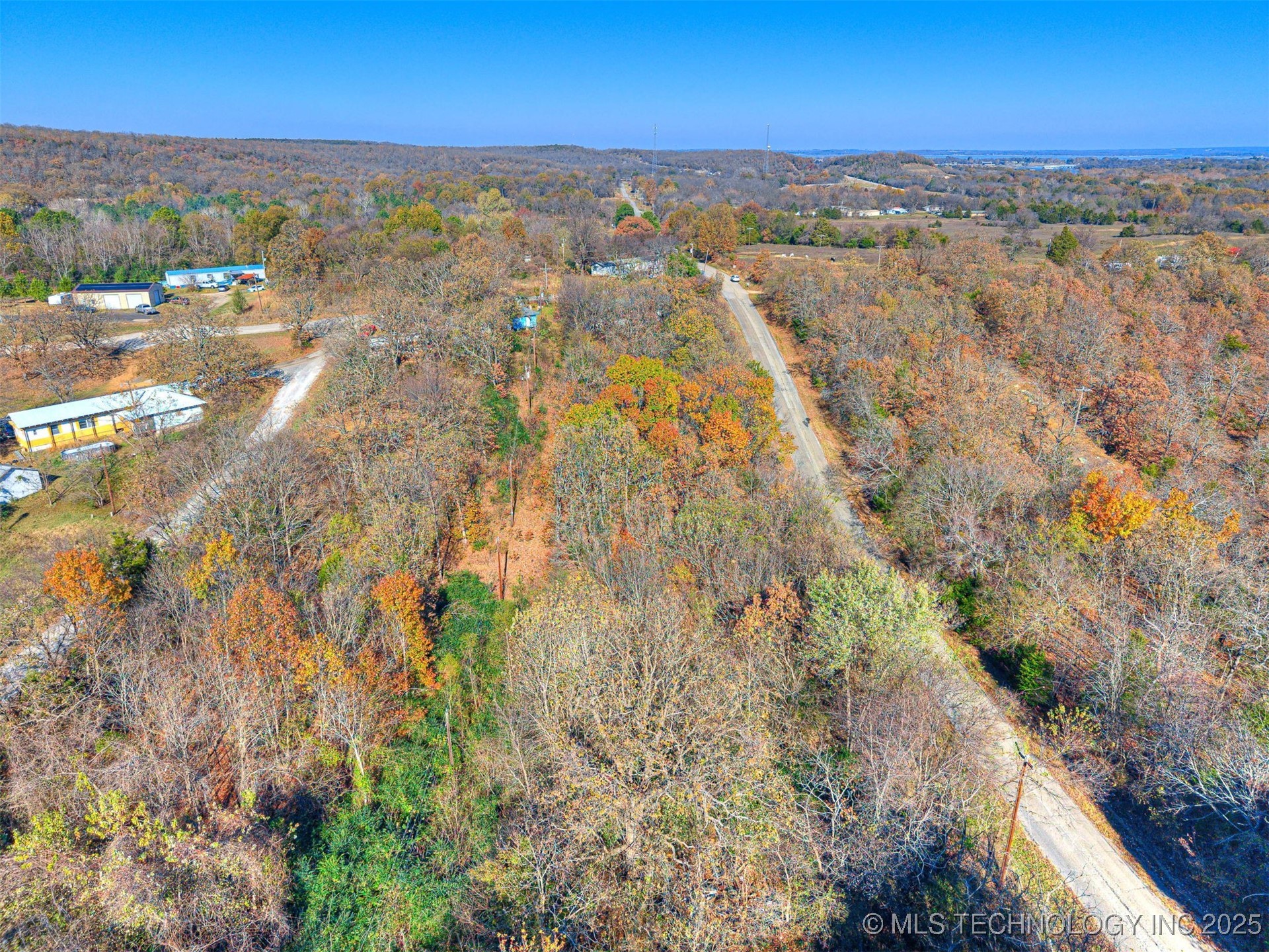 221 Robin Road Property Photo 7