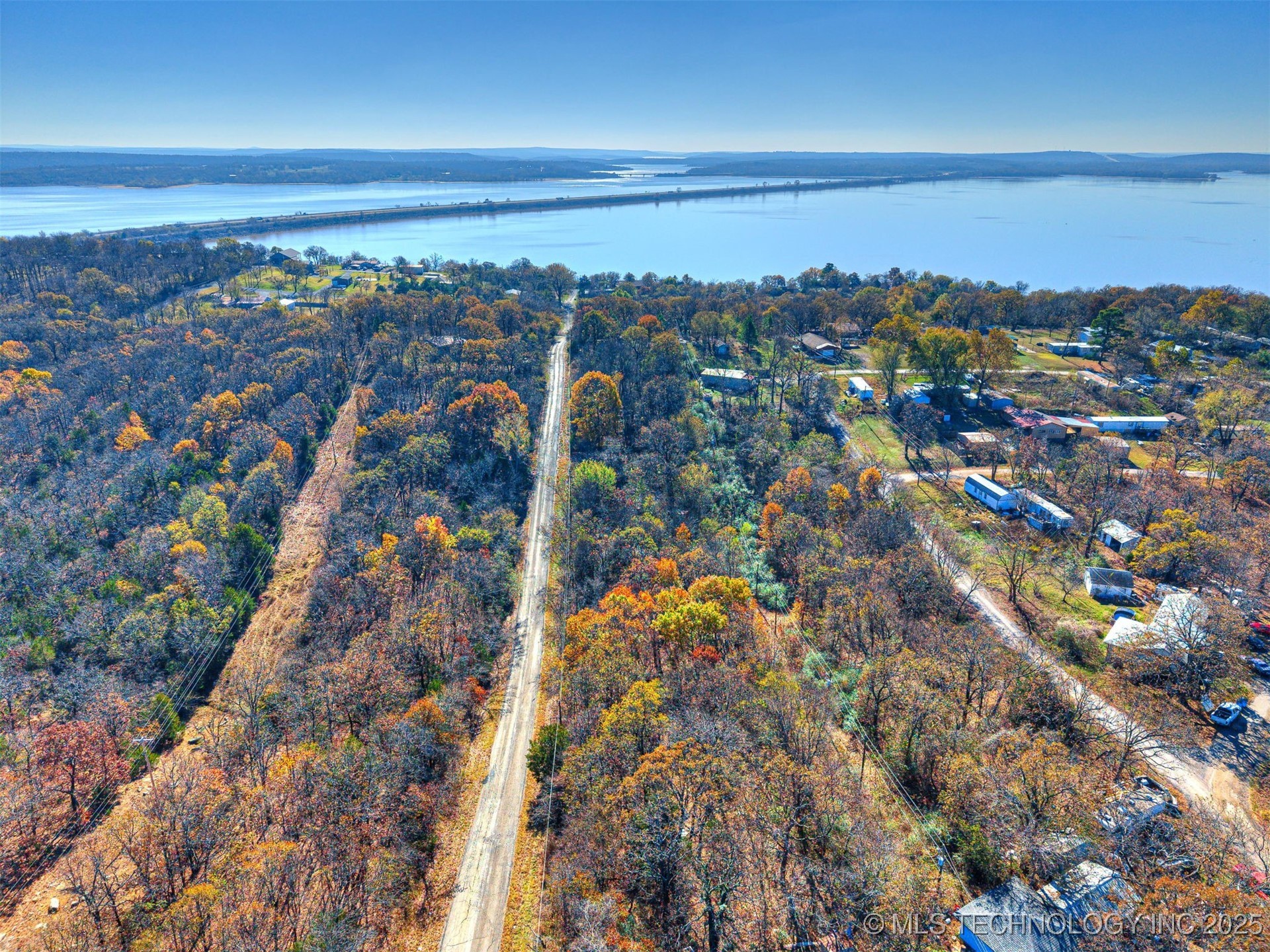 221 Robin Road Property Photo 25