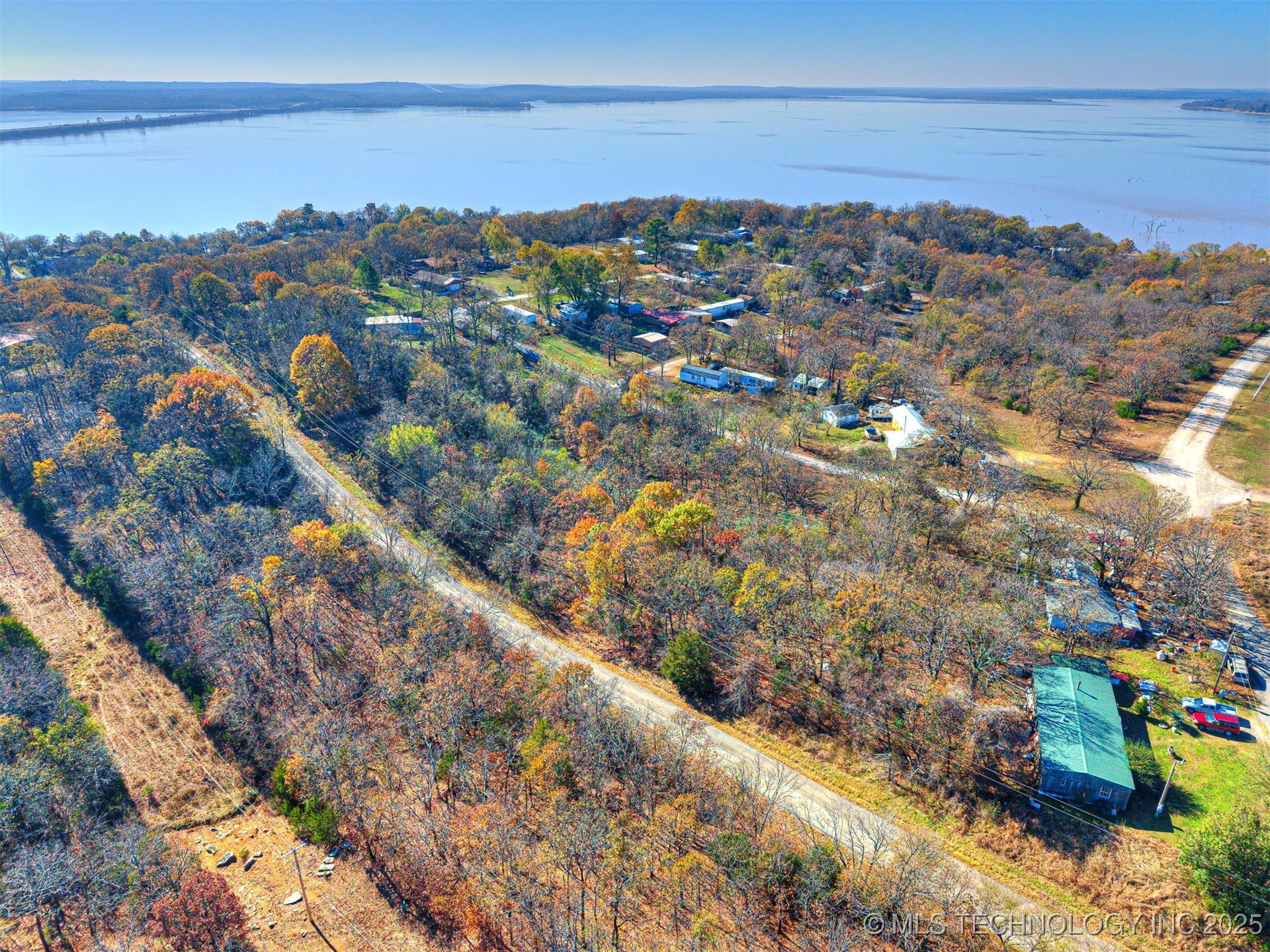 221 Robin Road Property Photo 26