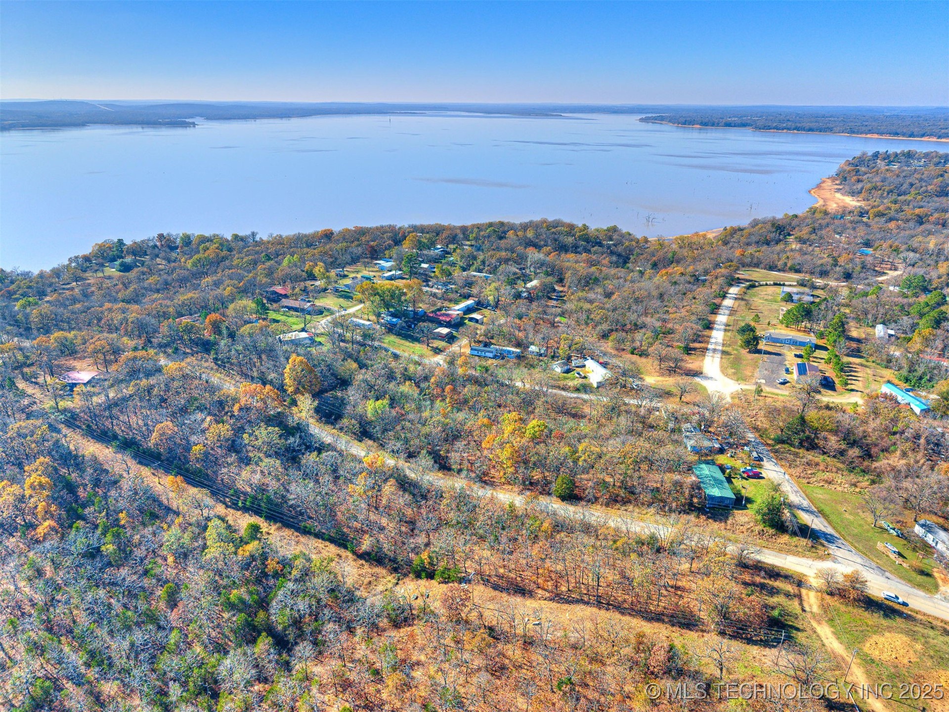 221 Robin Road Property Photo 27