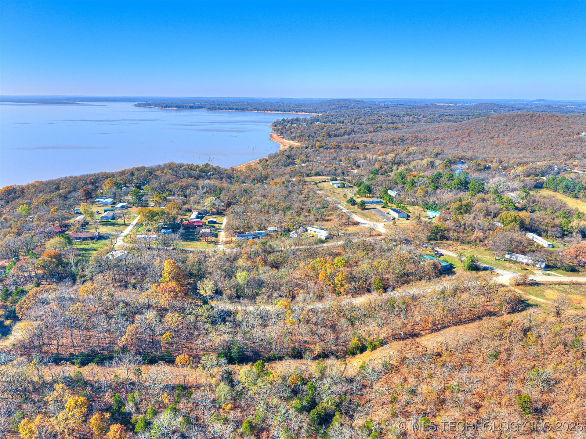 221 Robin Road Property Photo 28