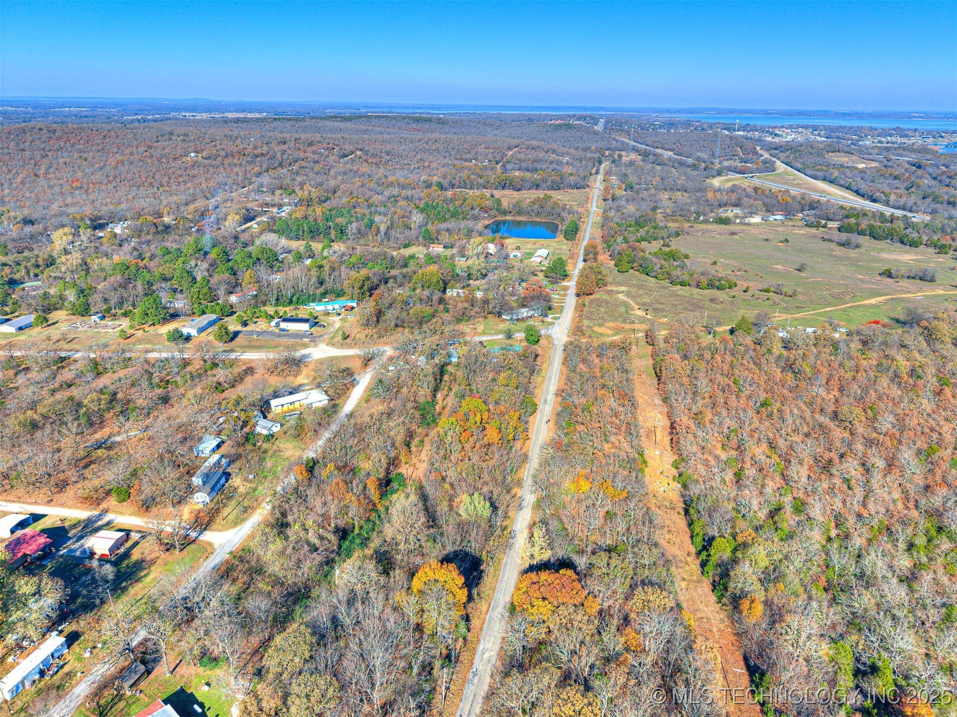 221 Robin Road Property Photo 30