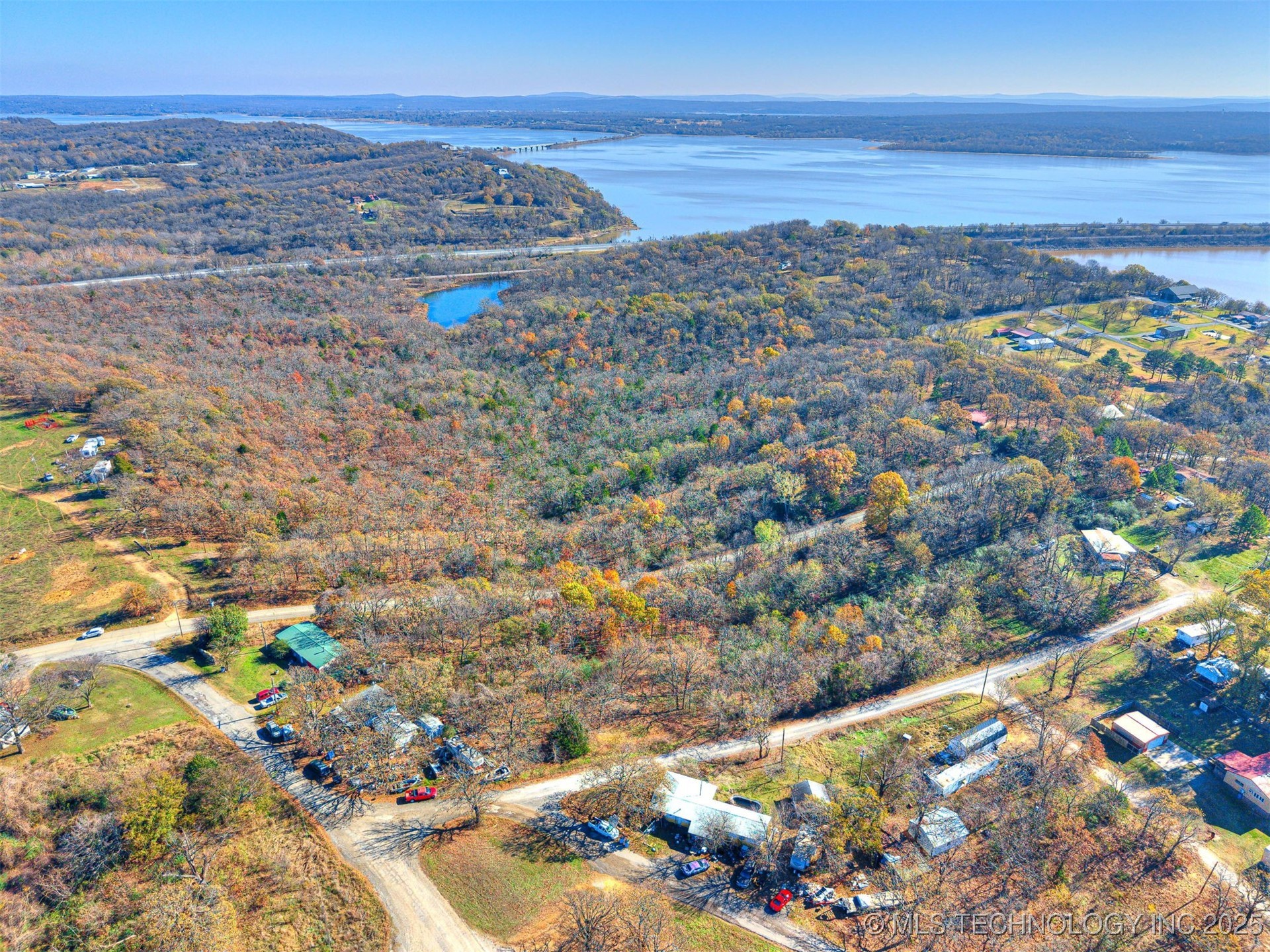 221 Robin Road Property Photo 33