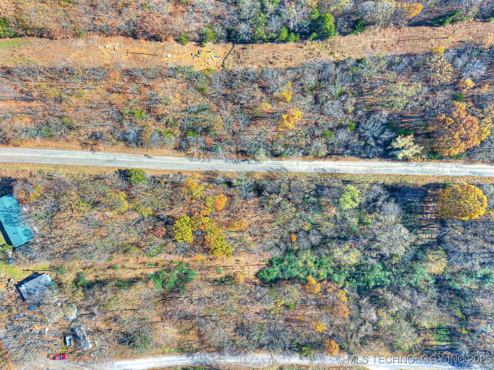 221 Robin Road Property Photo 36