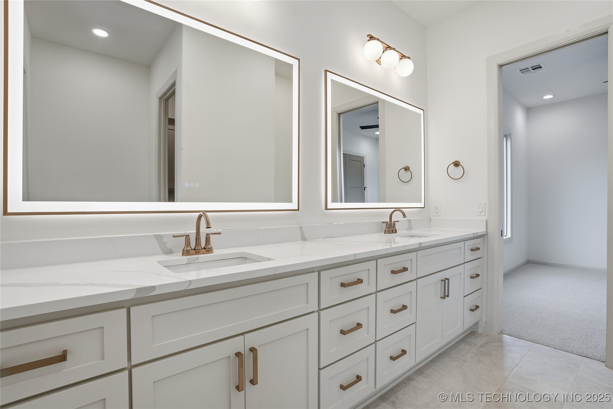 12029 S Vandalia Avenue Property Photo 40