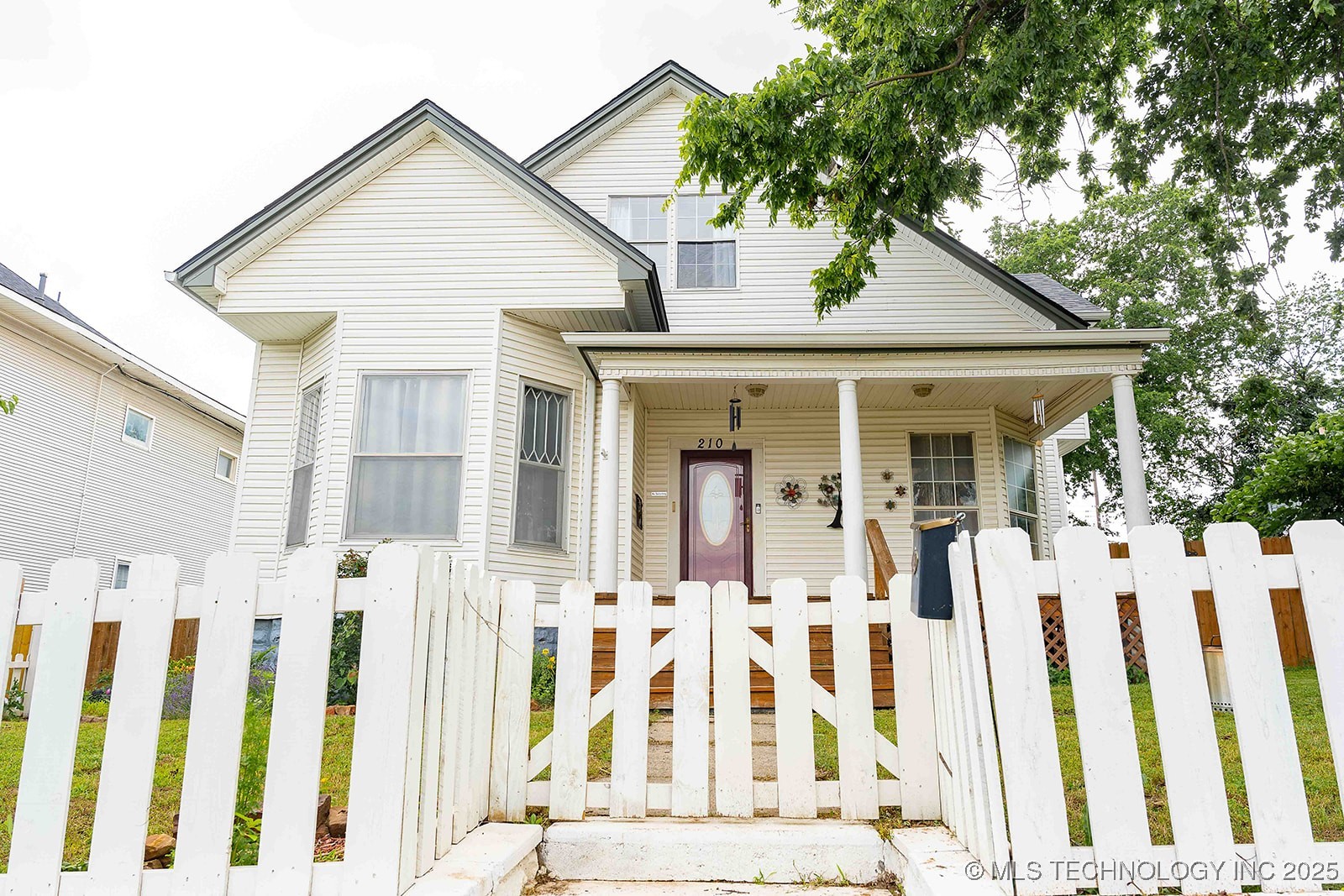 210 S Water Street Property Photo 6