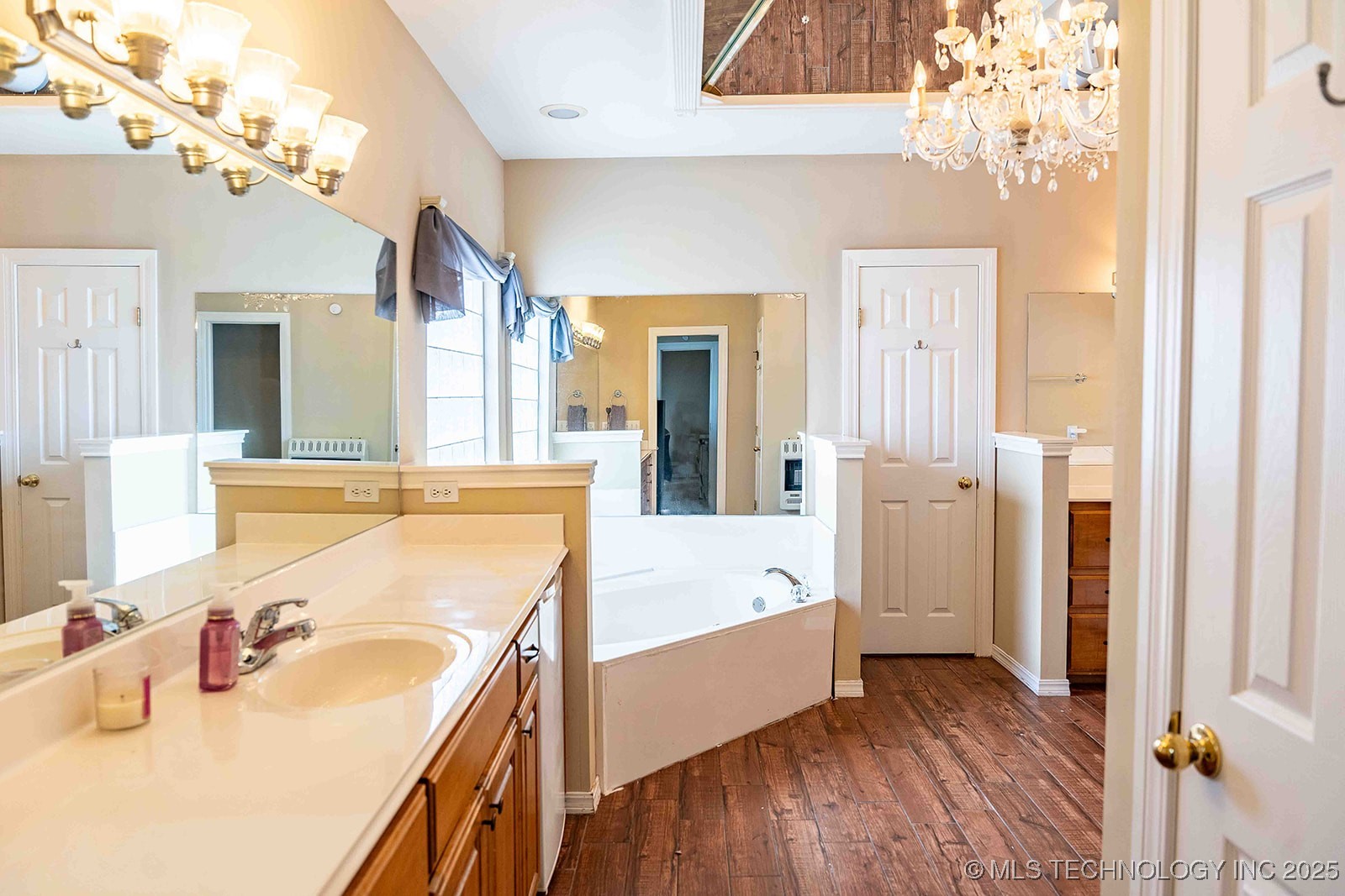 210 S Water Street Property Photo 25