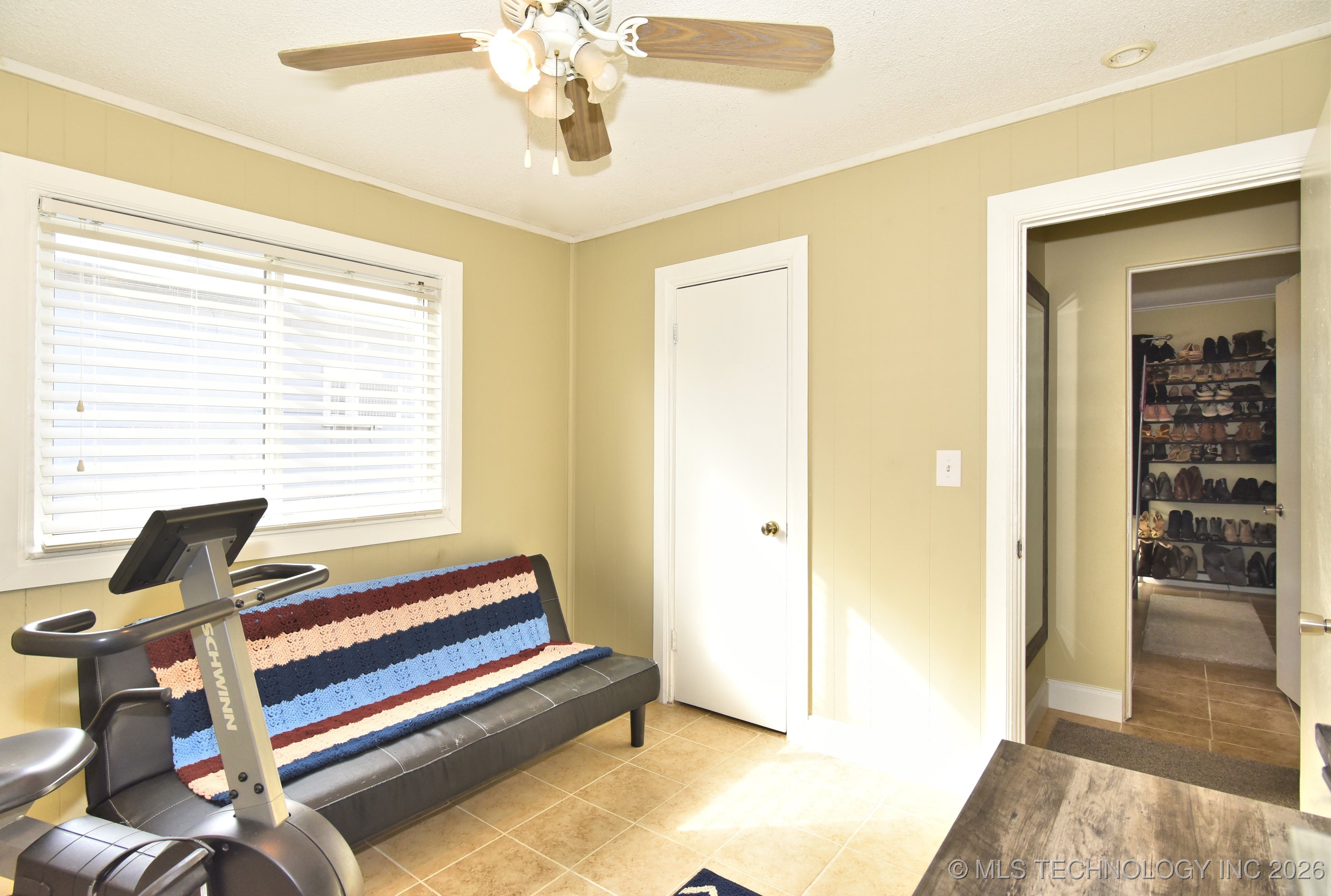 1365 N 76th East Avenue Property Photo 17