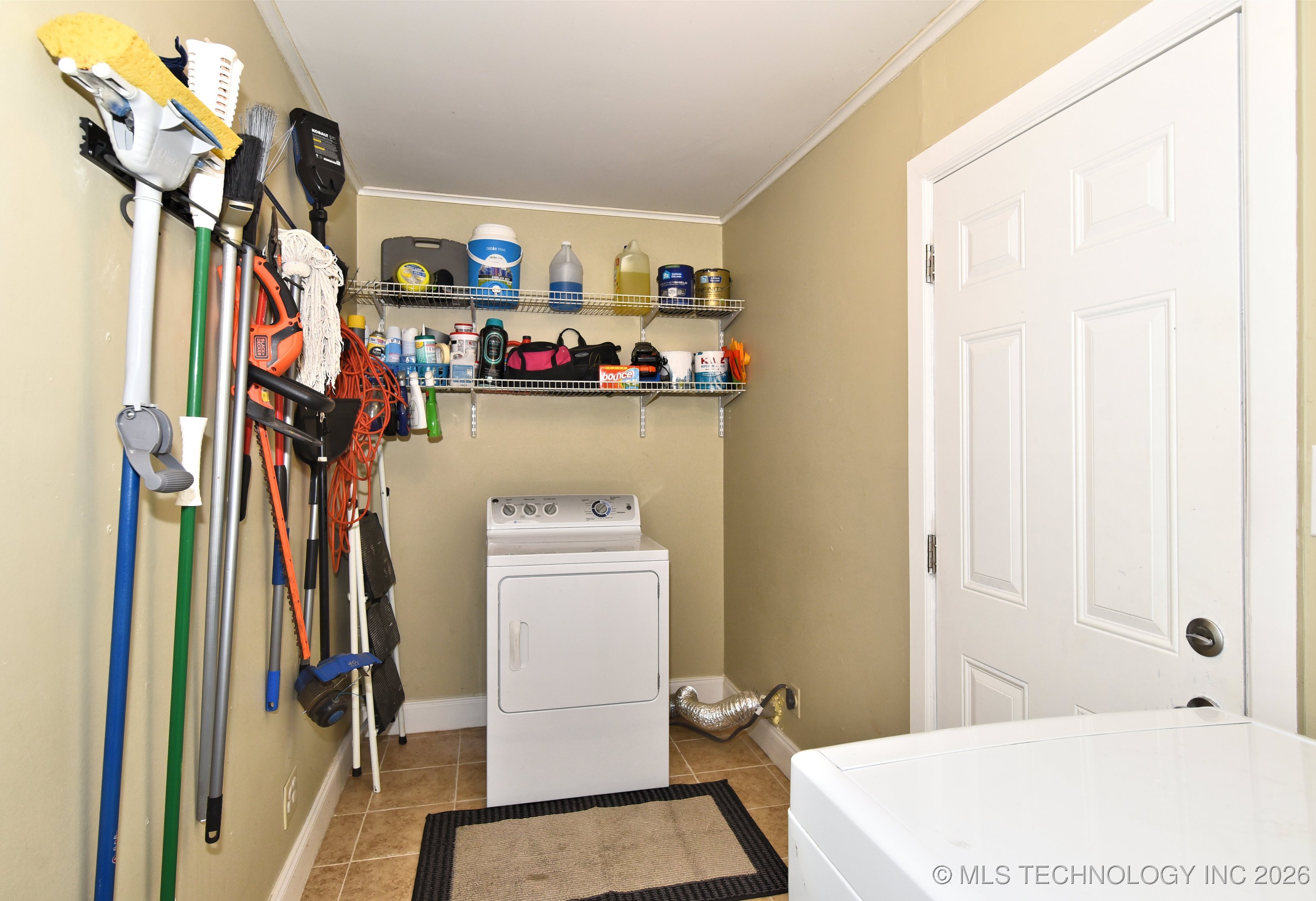 1365 N 76th East Avenue Property Photo 21