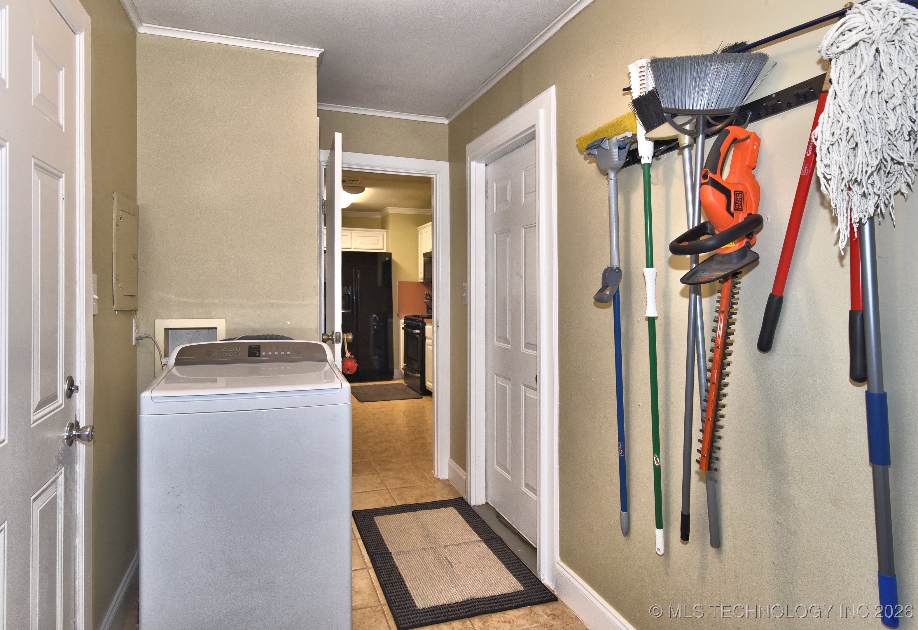 1365 N 76th East Avenue Property Photo 22