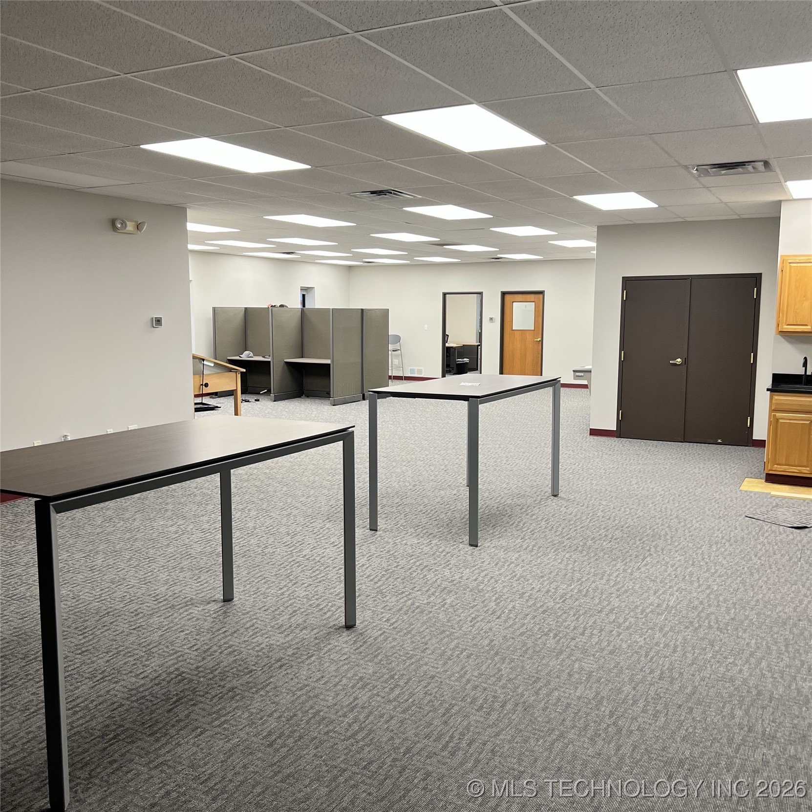 6943 E 12th Street Property Photo 6