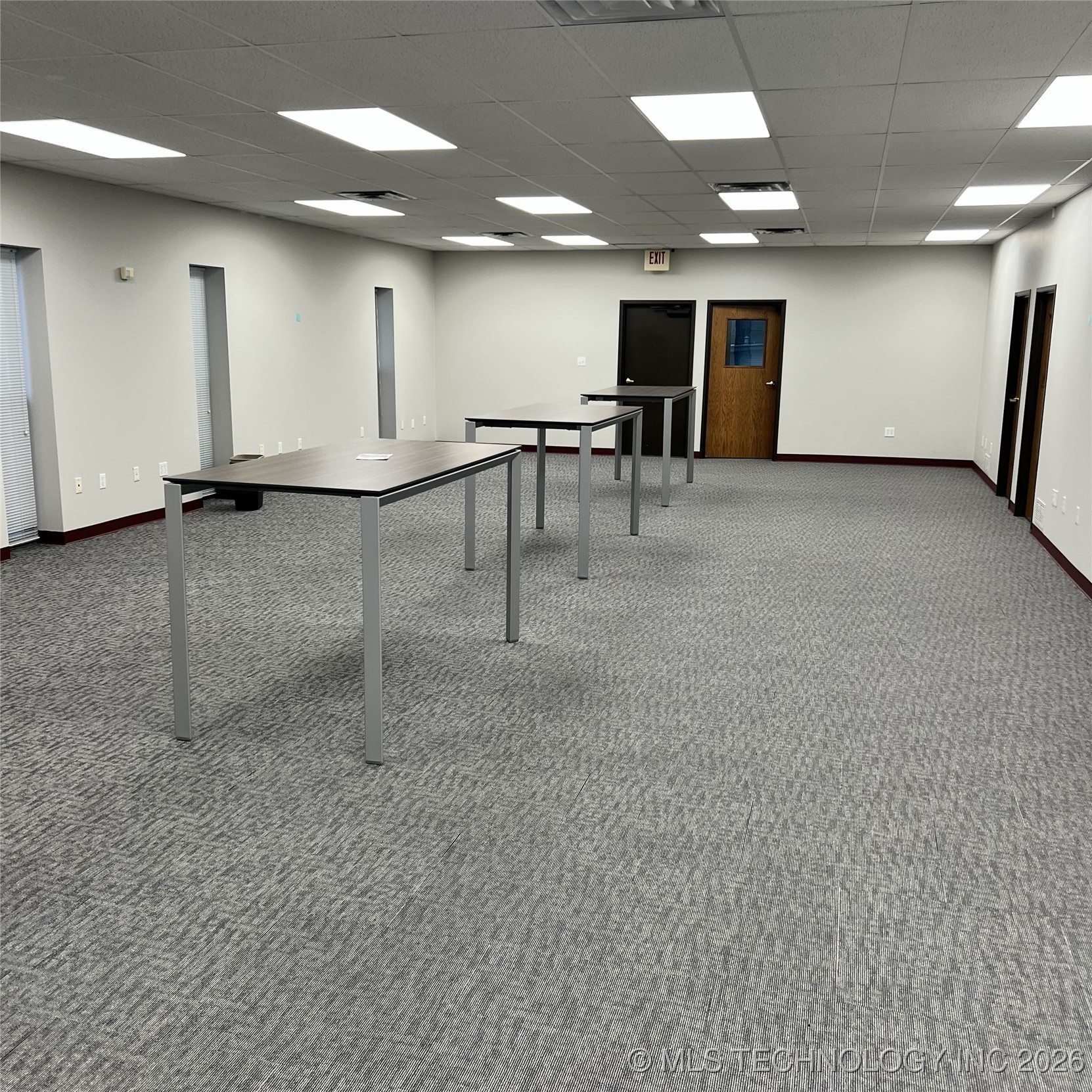 6943 E 12th Street Property Photo 7