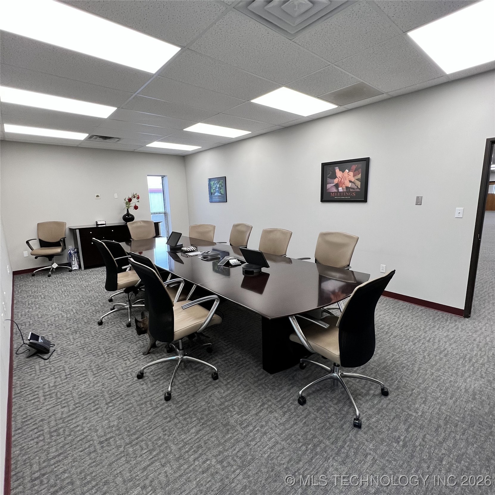 6943 E 12th Street Property Photo 8