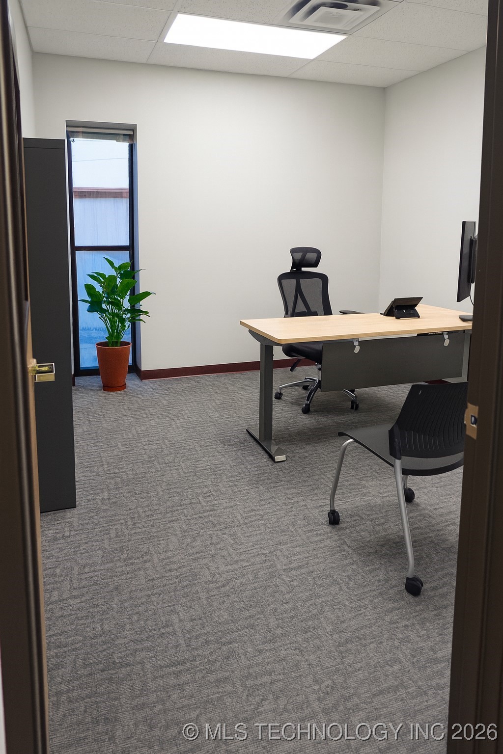 6943 E 12th Street Property Photo 10