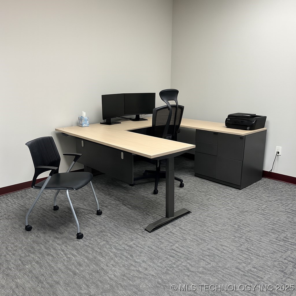 6943 E 12th Street Property Photo 11