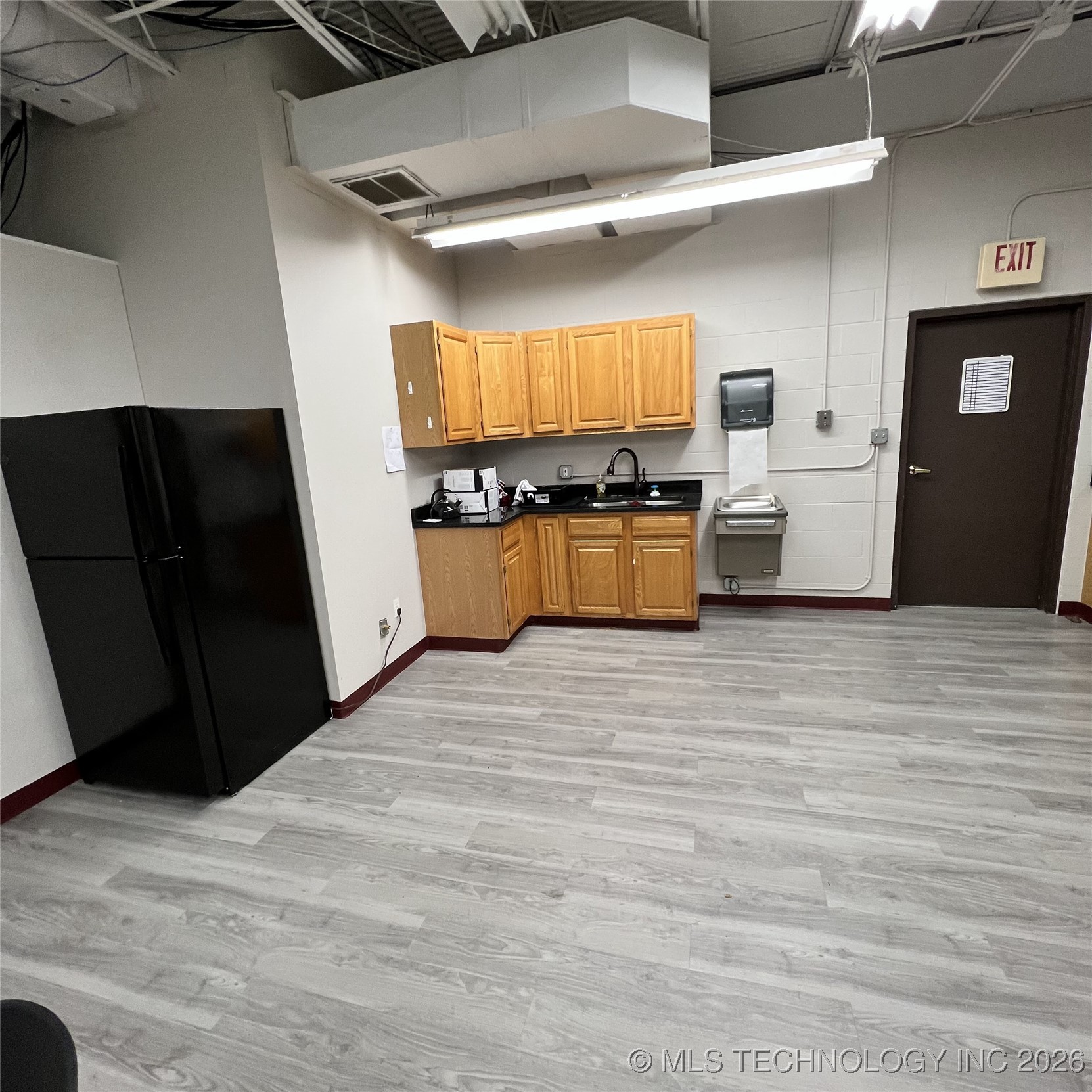 6943 E 12th Street Property Photo 14