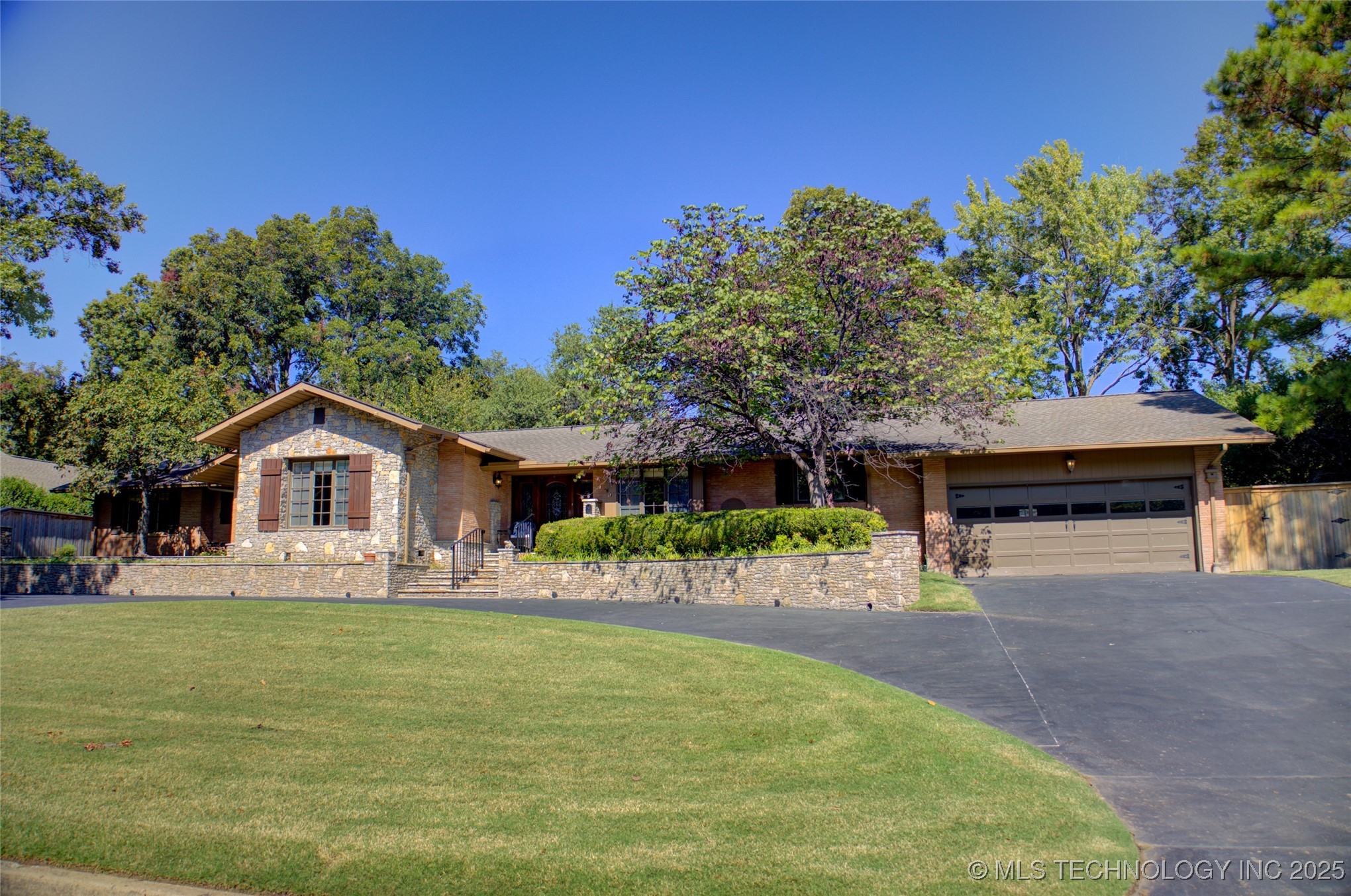 2879 E 34th Street Property Photo 1