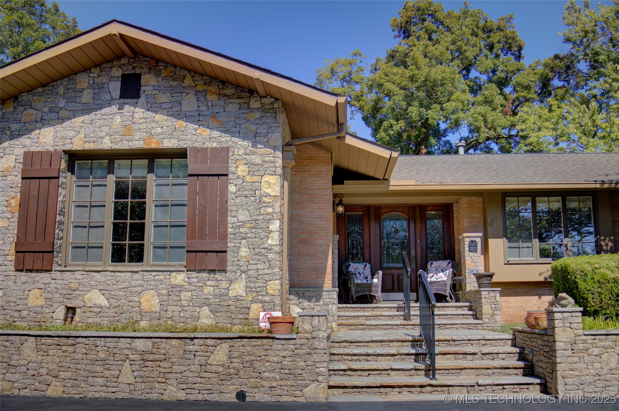 2879 E 34th Street Property Photo 2