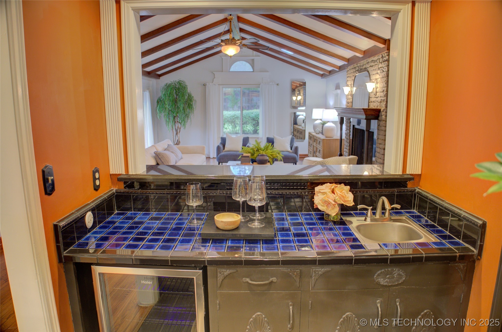 2879 E 34th Street Property Photo 6