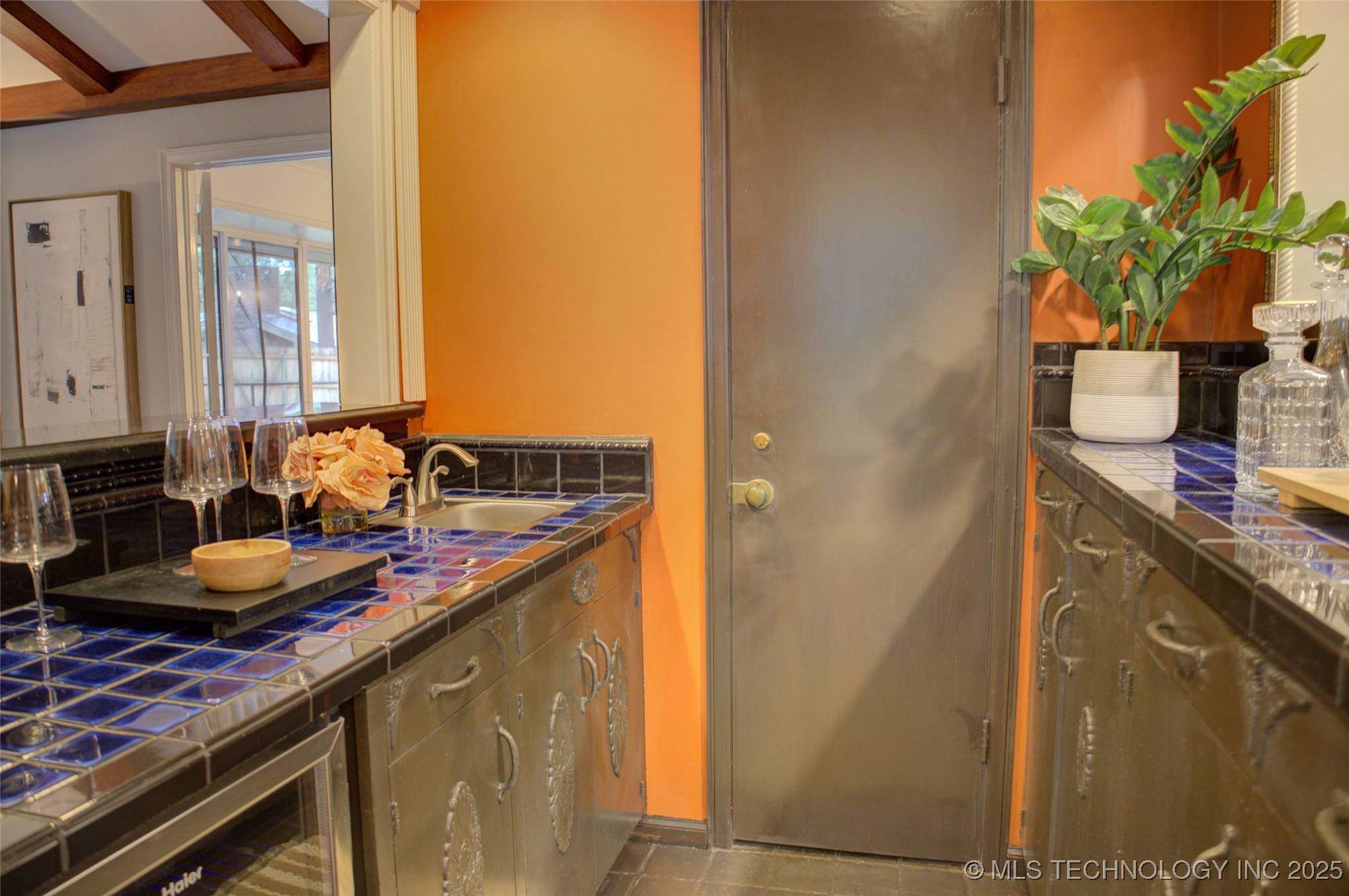 2879 E 34th Street Property Photo 7