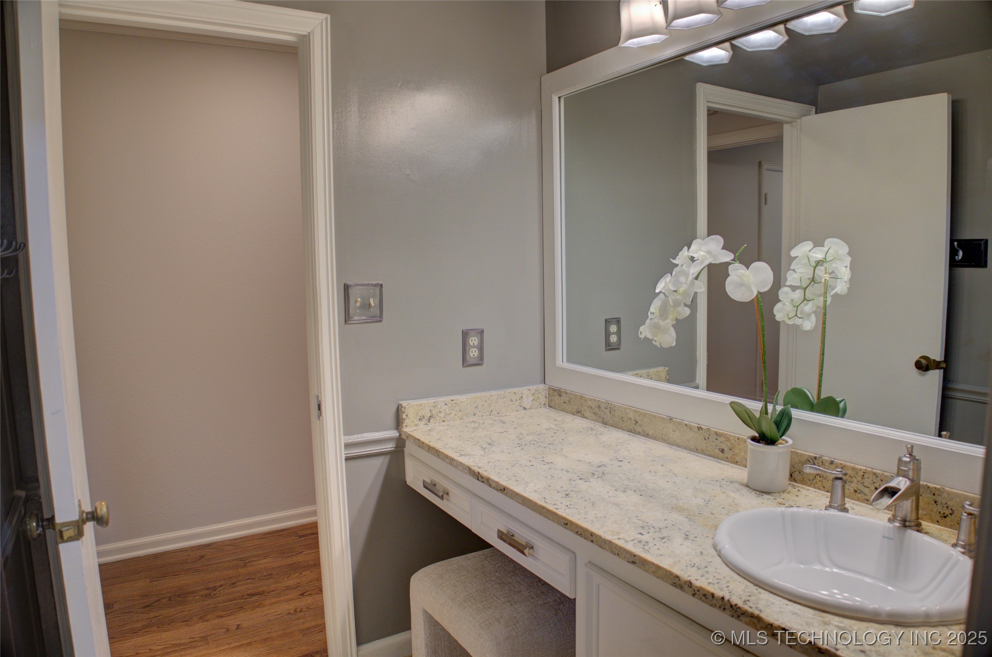 2879 E 34th Street Property Photo 39