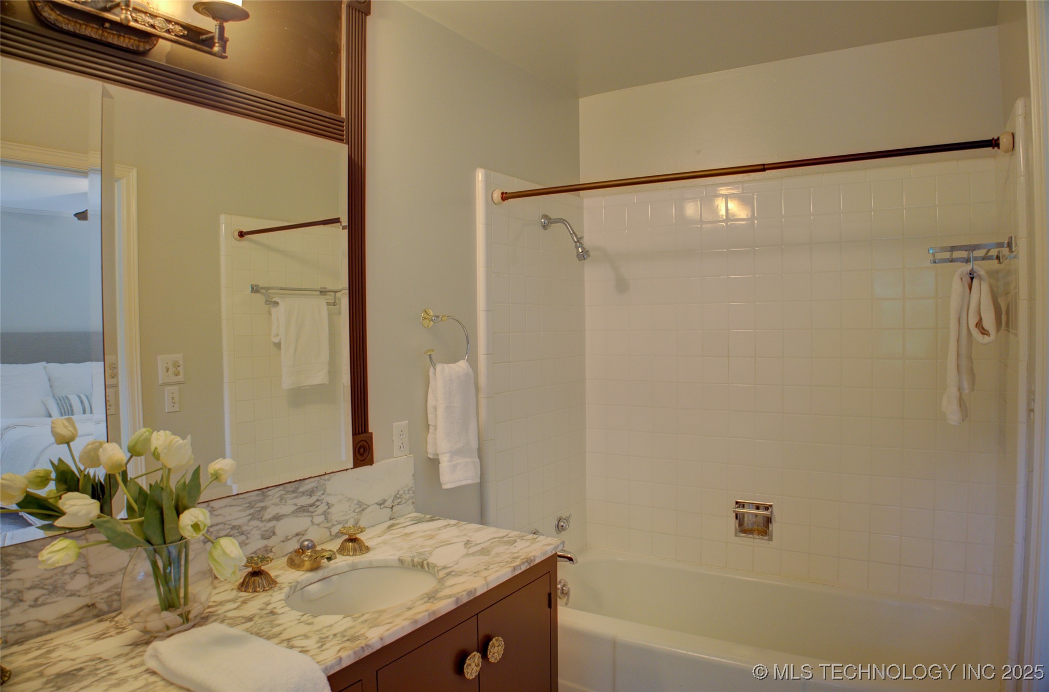 2879 E 34th Street Property Photo 51