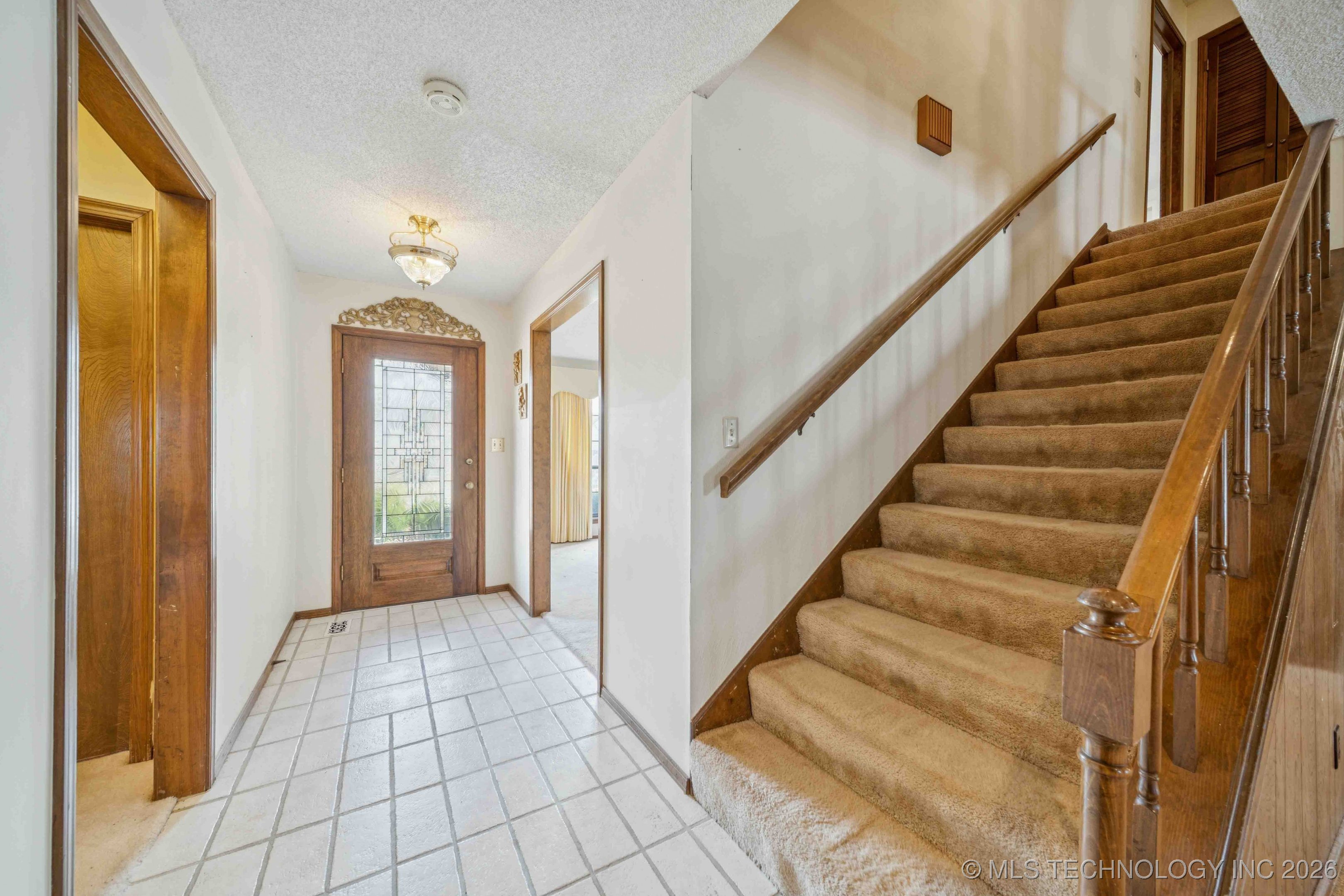 9752 S Lakewood Avenue Property Photo 10