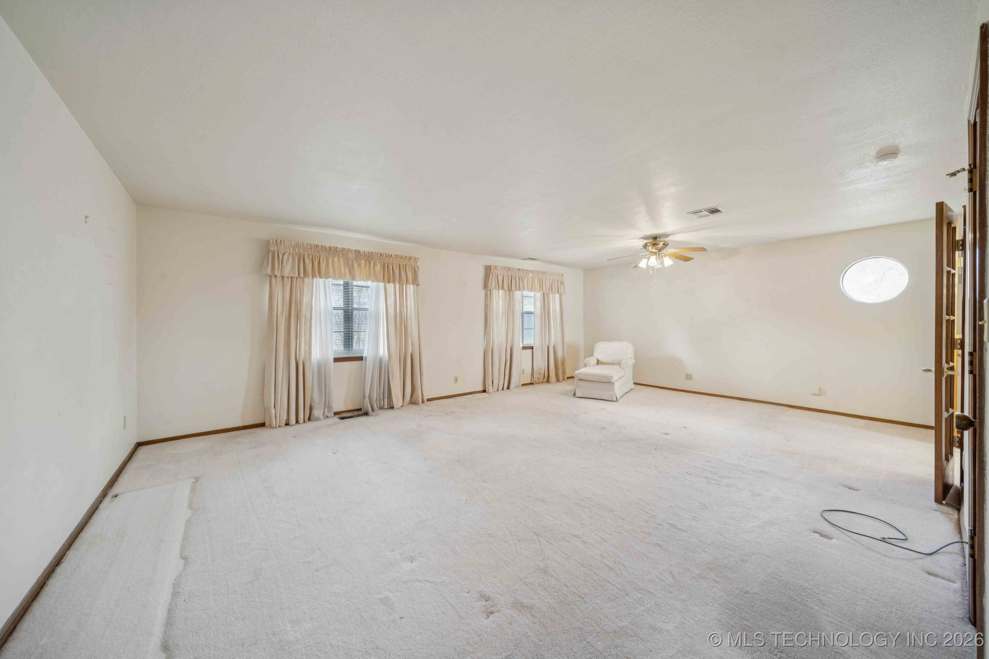 9752 S Lakewood Avenue Property Photo 24