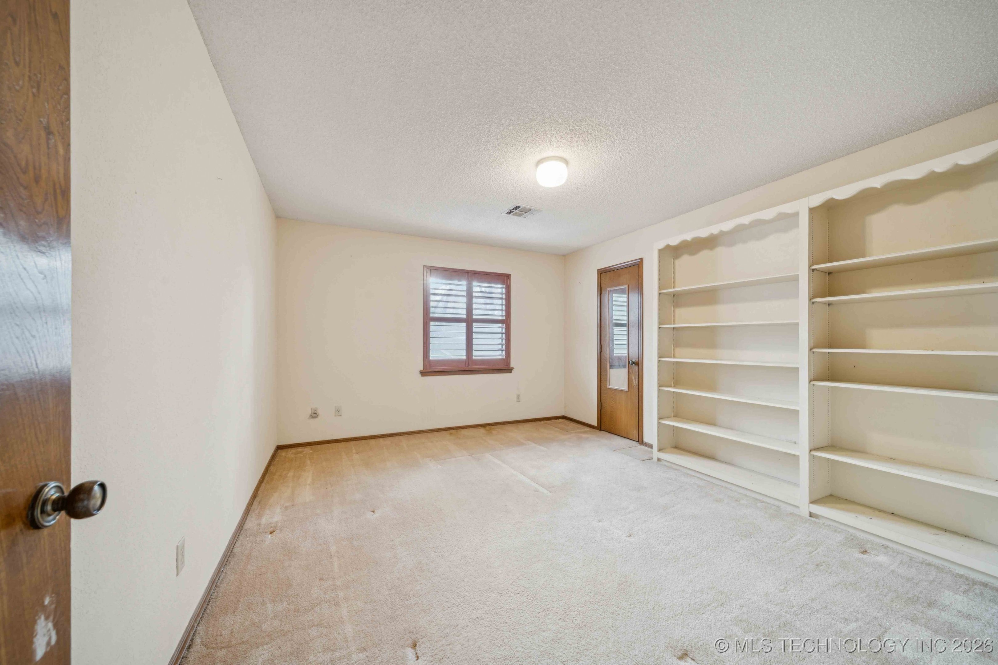 9752 S Lakewood Avenue Property Photo 37