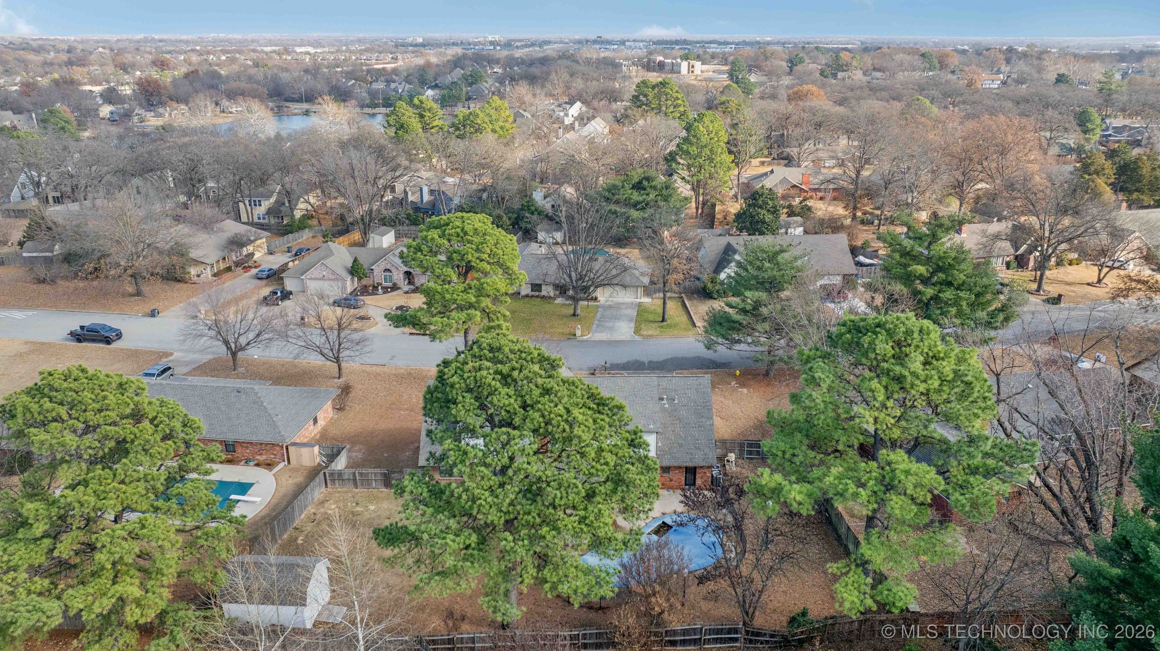 9752 S Lakewood Avenue Property Photo 43