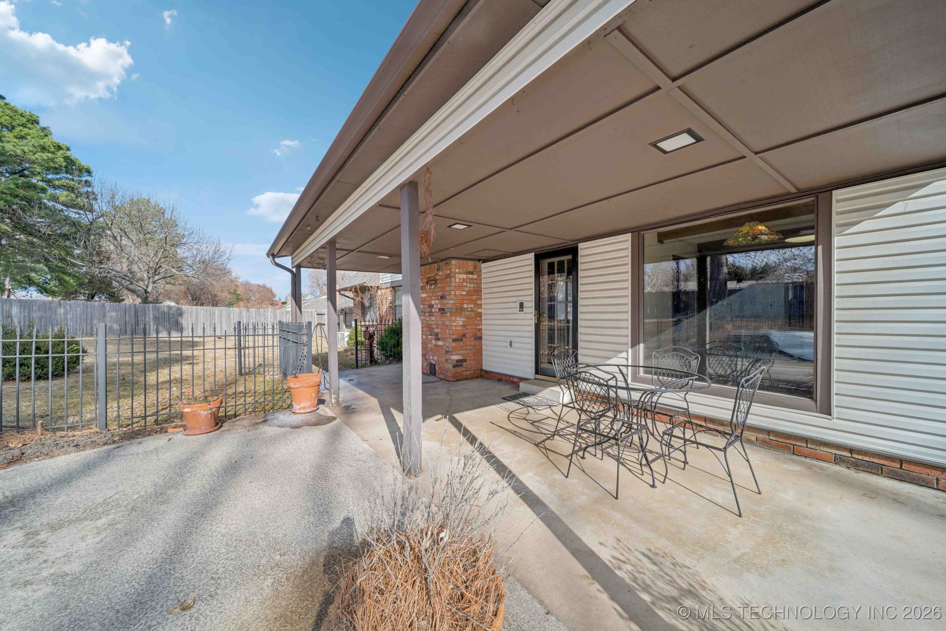 9752 S Lakewood Avenue Property Photo 48