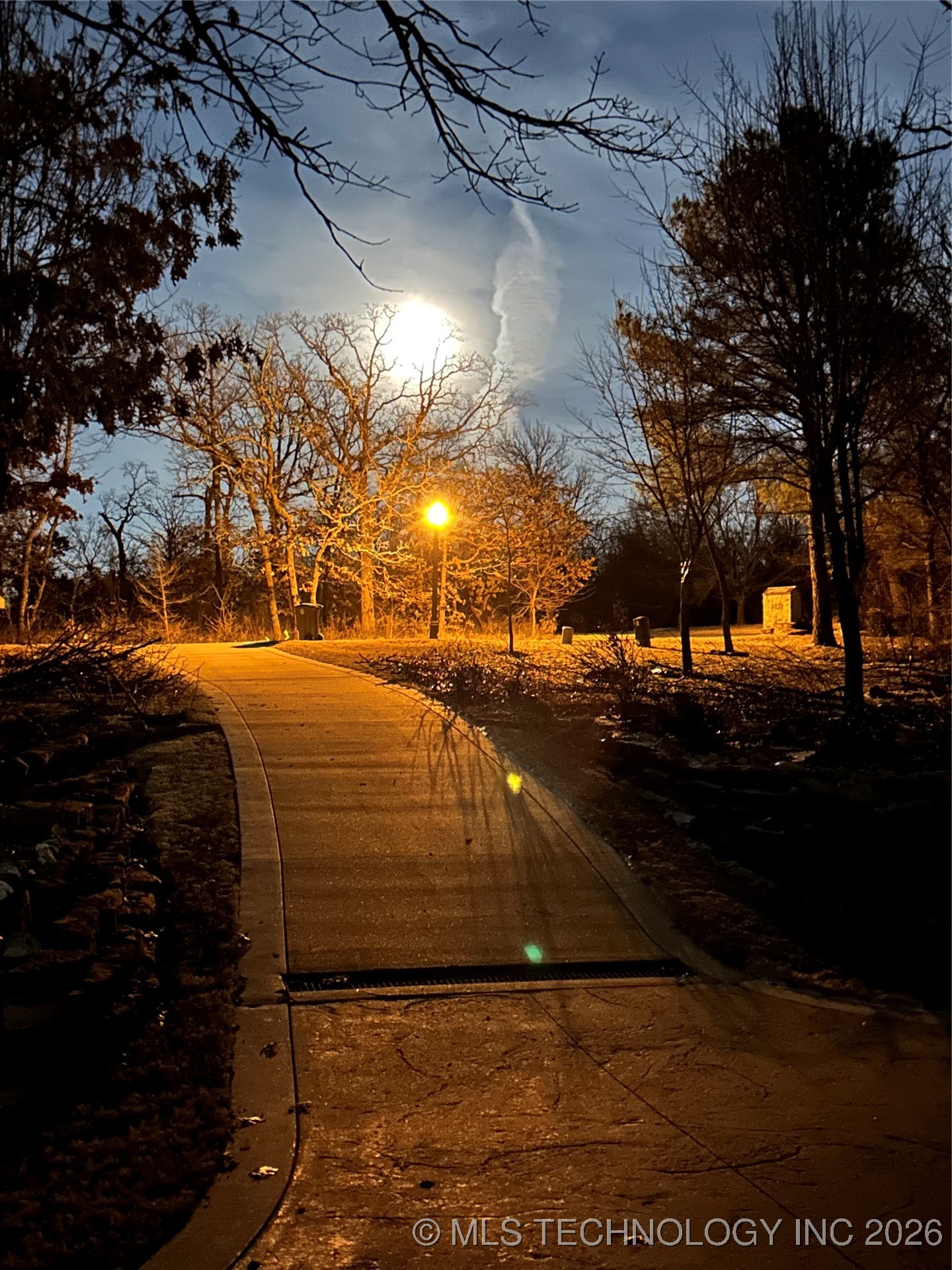 2125 W 73rd Street Property Photo 7