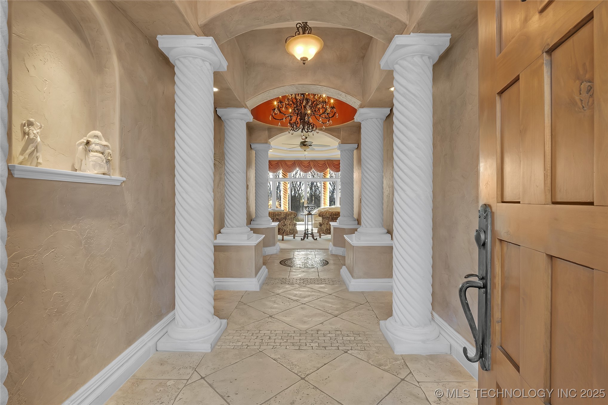 2125 W 73rd Street Property Photo 10