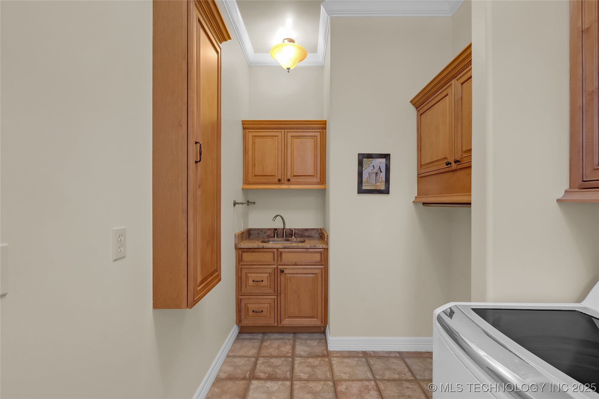 2125 W 73rd Street Property Photo 41