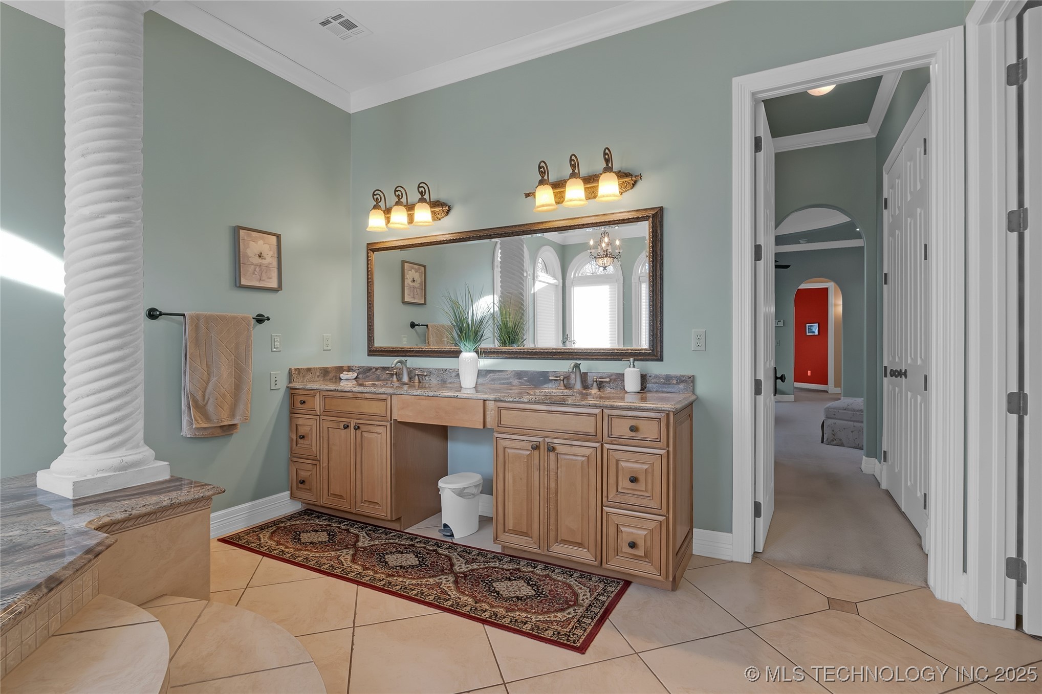 2125 W 73rd Street Property Photo 57