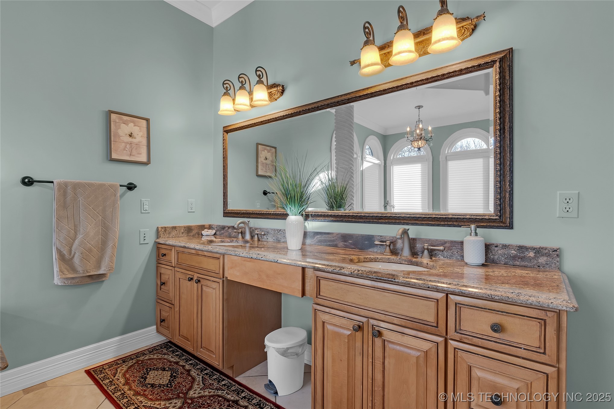 2125 W 73rd Street Property Photo 58